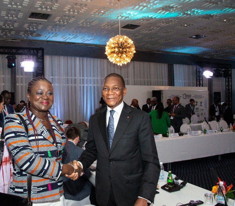 Madame Nobout avec le Ministre Ivoirien de l'Hurbaniste